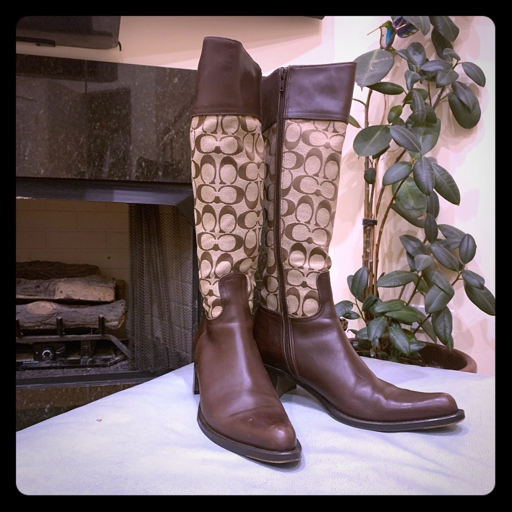 COACH Size 8B Brown Leather Canvas Boot🔥
